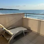 Stunning With Magnificent Sea View, B321 Apartament *