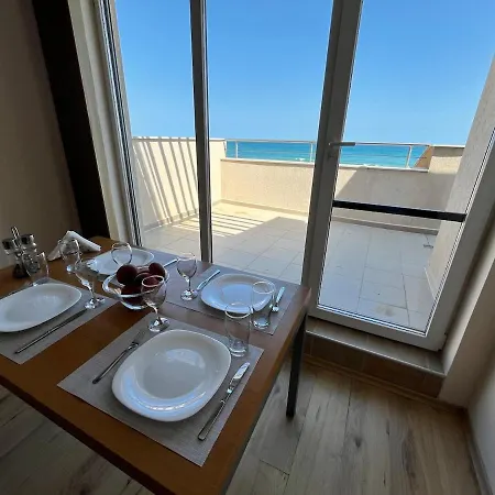 Stunning With Magnificent Sea View, B321 Apartament *